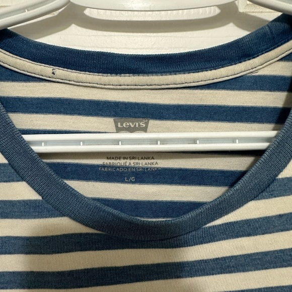 ‼️ Blue and white striped Levi’s t (part of the 50% off sale) - Picture 3 of 4